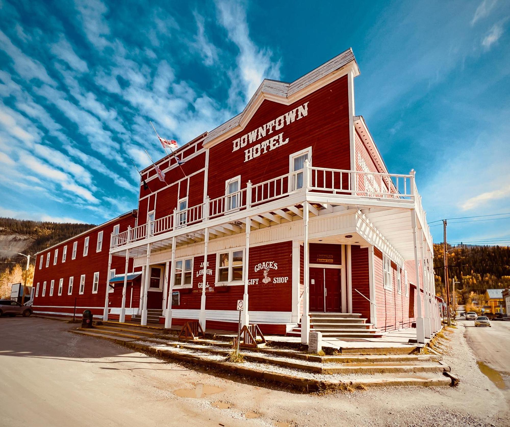 The Downtown, A Coast Hotel 道森市 外观 照片