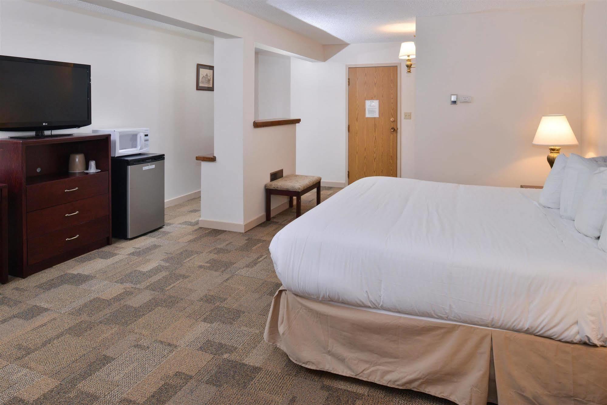 The Downtown, A Coast Hotel 道森市 外观 照片