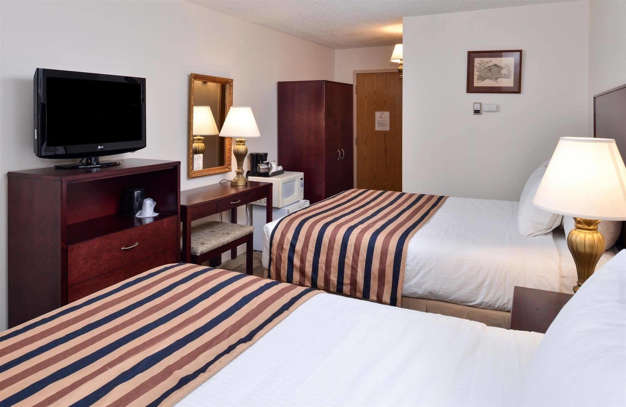 The Downtown, A Coast Hotel 道森市 外观 照片